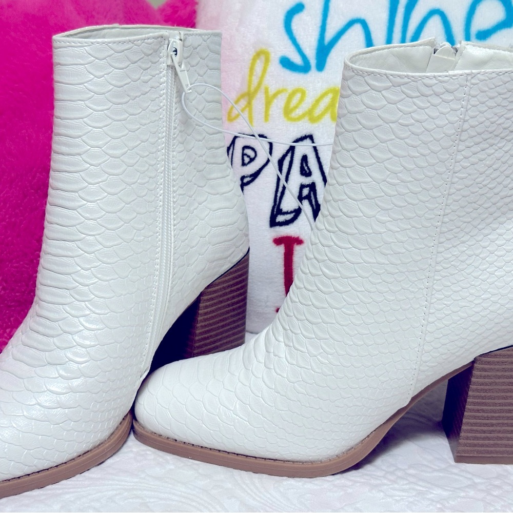 Altar’d State New Boots size 6.5
